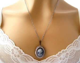 Blue Cameo Locket/Victorian Woman Locket/Victorian Necklace/Photo Locket/Cameo Jewelry/Wife Gift Ideas/Gift Ideas for Mom/Christmas Gift