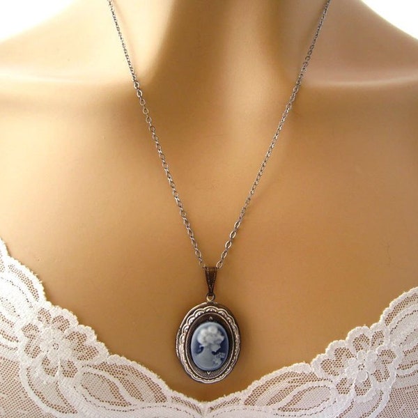 Blue Cameo Locket/Victorian Woman Locket/Victorian Necklace/Photo Locket/Cameo Jewelry/Wife Gift Ideas/Gift Ideas for Mom/Christmas Gift