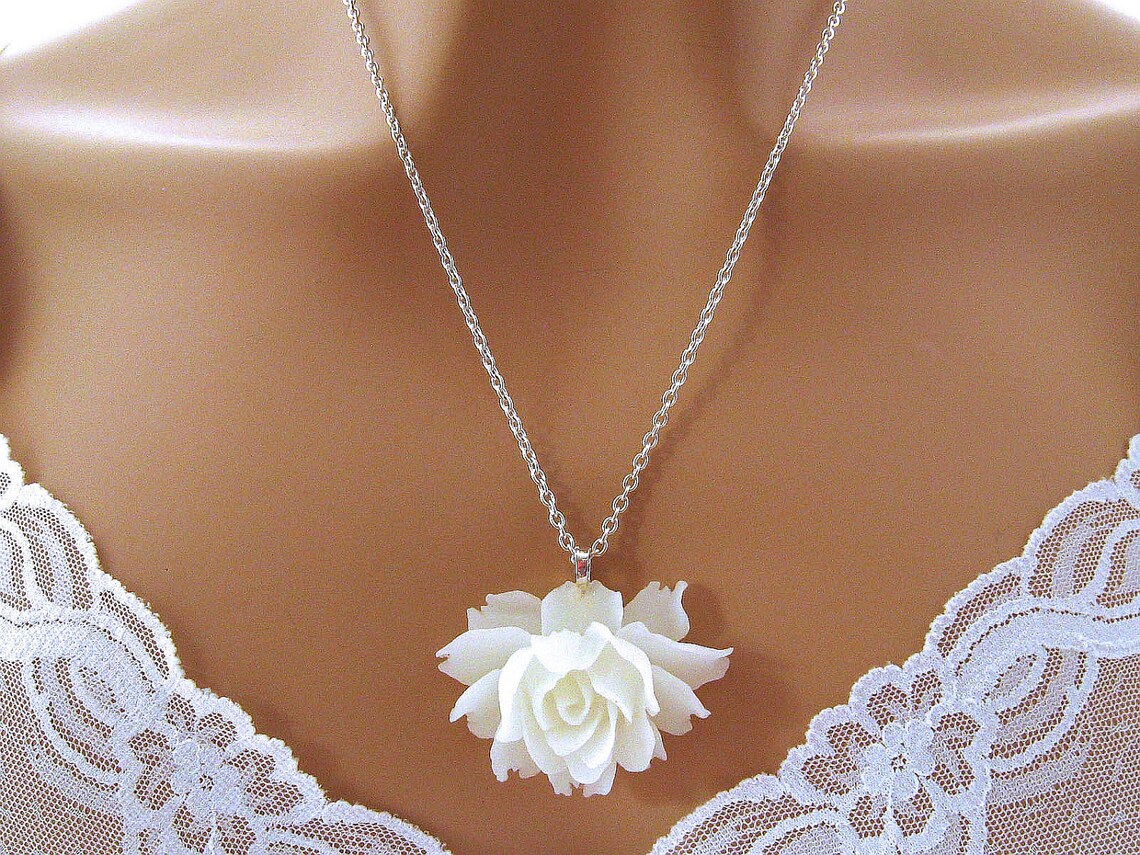 White rose pendant Clearance
