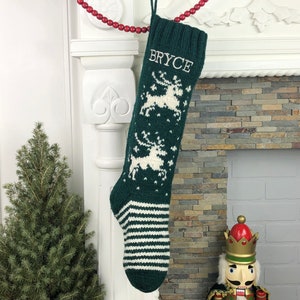 Kerstkous gepersonaliseerde gebreide groen witte rendier sok