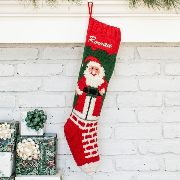 手編みウールのクリスマスストッキング：パーソナライズされたサンタデザイン