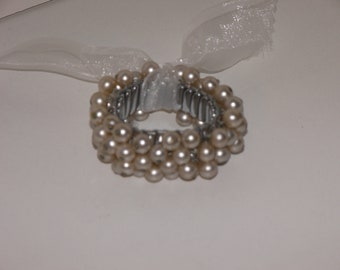 Silvery Faux Pearl Bracelet