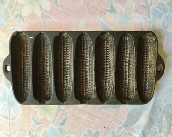 vintage Wagner Ware Junior Krusty Korn Kobs cast iron corn muffin pan #1317