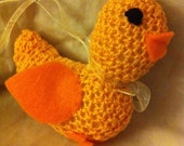 Pretty little crocheted chicken 