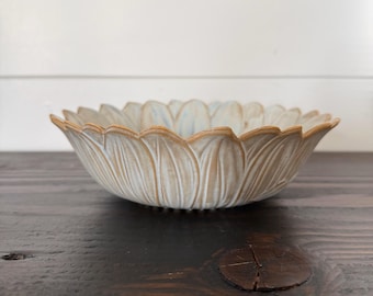 Stoneware Flower Shaped Bowl, Reactive Glaze, White & Blue 7 1/2" Round x 2-1/2"H