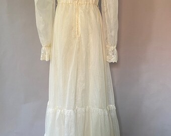 Vintage 1970s White Wedding Dress 
