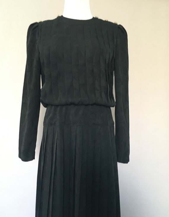 Vintage 1980s does 1940s Silky Black Dress Flirty… - image 4