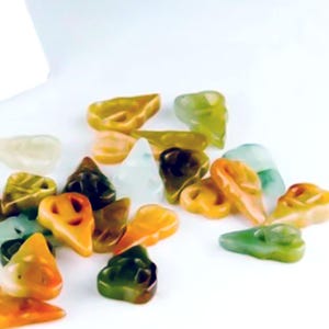 Antique Jade Scissor Beads, 15mm, 2 Pieces, Carved Jade Beads, Antique Beads, Jade Beads, Scissor Bead, Carved Beads