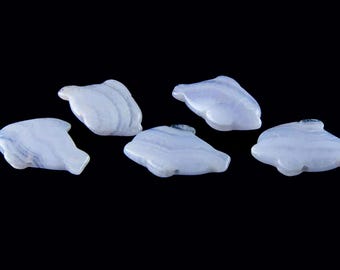 Fisch Perlen Blauer Spitze Achat, 17 x 10 mm, mittig gebohrt, 2 Stück, Geschnitzte Fisch Perlen, Edelstein Fisch, Natürliche Blaue Spitze Achat Perle, Vintage Perlen
