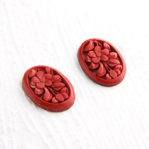 16x12mm Vintage Chinese Floral Hand Carved Cinnabar Cabochon, 1 Piece, Vintage Oval Cinnabar Cabochons, 1 Piece
