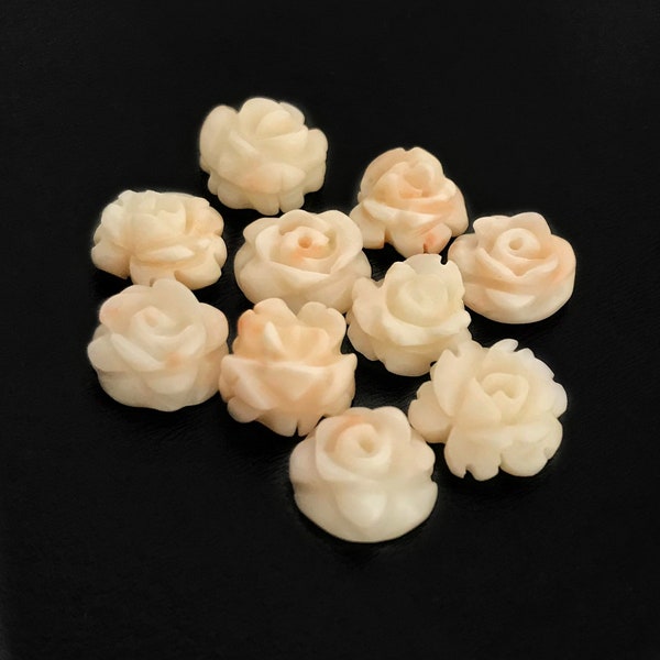 Sculptures de roses corail peau d'ange blanches, véritable peau d'ange rose antique, roses corail sculptées, fleurs corail semi-percées, 10 mm, 1 pièce