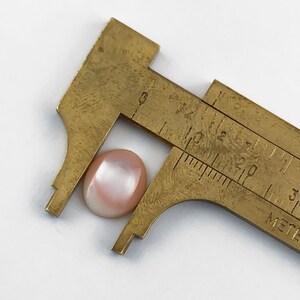 Cabochon vintage di conchiglie di cozze rosa del fiume Tennessee: 12 x 10 mm di pietre preziose ovali vintage, coppia abbinata immagine 5
