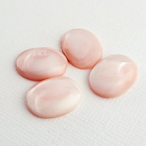 Cabochon vintage di conchiglie di cozze rosa del fiume Tennessee: 12 x 10 mm di pietre preziose ovali vintage, coppia abbinata immagine 1