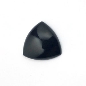 Schwarzer Onyx Trillion Cabochon, Großer Schwarzer Onyx Trillion, Schwarzer Onyx Dreieck Cabochon, Vintage Schwarzer Onyx Trillion Cabochons, 21mm, 1 Stück