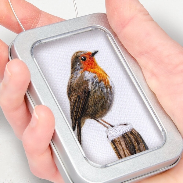 Little 3D fabric robin picture framed in a tin, gift, ornament