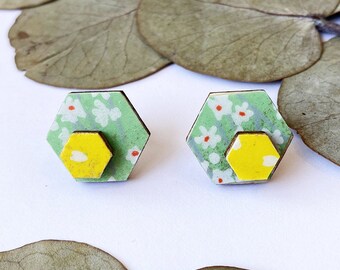 Cute hexagon earrings - Laser cut wood and colorful origami paper - white daisy and illuminating yellow