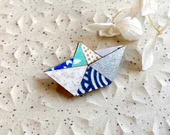 Origami boat brooch - Laser cut wood and origami paper - Blue and silver tones