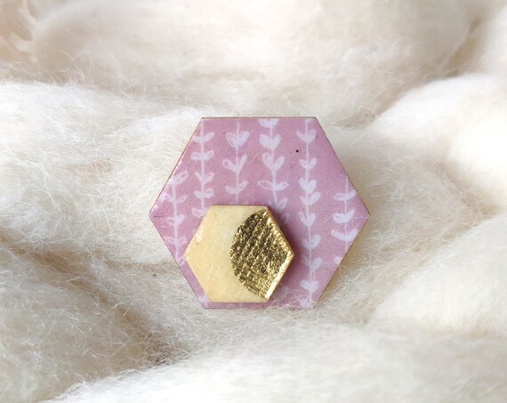 Hexagon brooch - Laser cut wood and origami paper - Pink leaves and gold circle