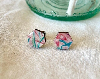 Cute hexagon earrings - Laser cut wood and colorful origami paper - White daisy on illuminating yellow paper