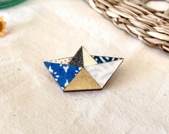 Origami boat brooch - Laser cut wood and origami paper - Blue and silver tones