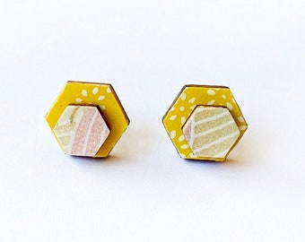 Cute hexagon earrings - Laser cut wood and colorful origami paper - Yellow and white flowers, gold pattern on pastel colors