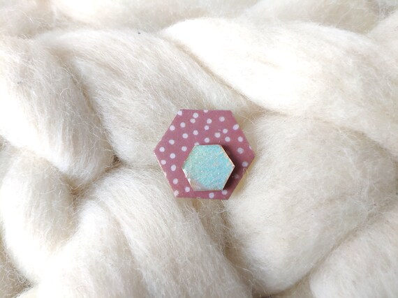 Hexagon brooch - Laser cut wood and origami paper - Leaves on grey pink paper, gold check pattern