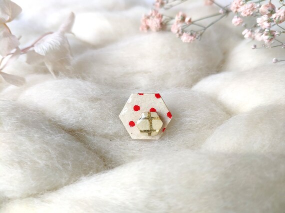 Laser cut wood and paper brooch - Hexagonal wood shape - Red polka dots on egg shell beige rice paper - Gold checks origami paper pin's
