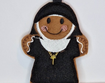 Nun Gingerbread Felt Hanging Decoration, Fridge magnet, Keyring, Christmas tree decoration. Keepsake. Religion CAN BE PERSONLISED