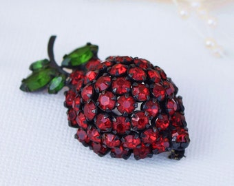 WARNER Strawberry Pin, Red Rhinestone Strawberry & Green Leaves Brooch, Fruit Jewelry, Vintage