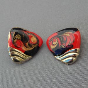 Vintage Enamel Swirl Triangle Earrings, Red Black Gold Enamel Earrings, 1980&#39;s Kitsch Earrings, Pierced Enamel Earrings