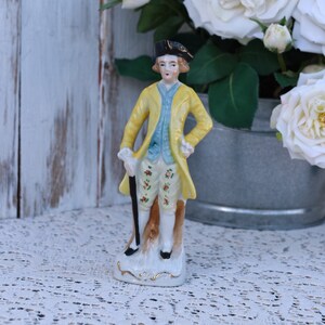 Antique Figurine Gentlemen, 1920&#39;s Porcelain Figurine Fancy Colonial Gentleman JAPAN