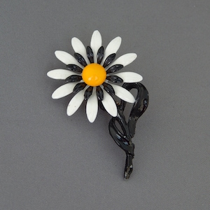 Enamel Flower Pin Brooch, Black White Yellow Enamel Daisy Pin, Boho Hippie Flower Power, Bridal Bouquet Pin, Vintage