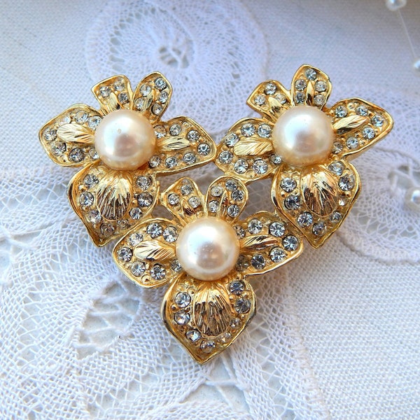 RICHELIEU Flower Pin Rhinestones Faux Pearls, Floral Brooch, Vintage
