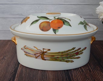 ROYAL WORCESTER EVESHAM England 1.75 Qt Oval Covered Casserole Gold Knob Handle White Porcelain Gold Rim Oven To Table, Easter