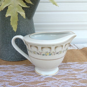 LA MANCHA Creamer Fine China of Japan, Elegant Vintage Creamer, Floral Creamer, Tea Lover or Coffee Lover Gift