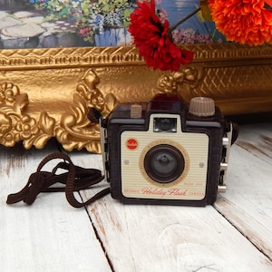 Vintage KODAK Camera, Kodak Brownie Camera Holiday Flash Dakon Lens, Mid Century Camera