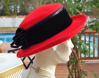 Vintage Winter Hat Red Wool Felt ITALY Galliano Sorbatti  display picture 1