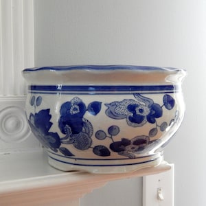 Large Chinoiserie Planter Blue & White, Round Planter Vase Flower Pot White and Blue Chinese Porcelain