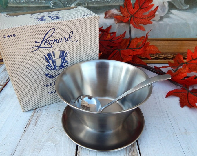 Stainless Steel Gravy Boat With Ladle LEONARD NIB, Round Sauce Bowl Attached Underplate Matching