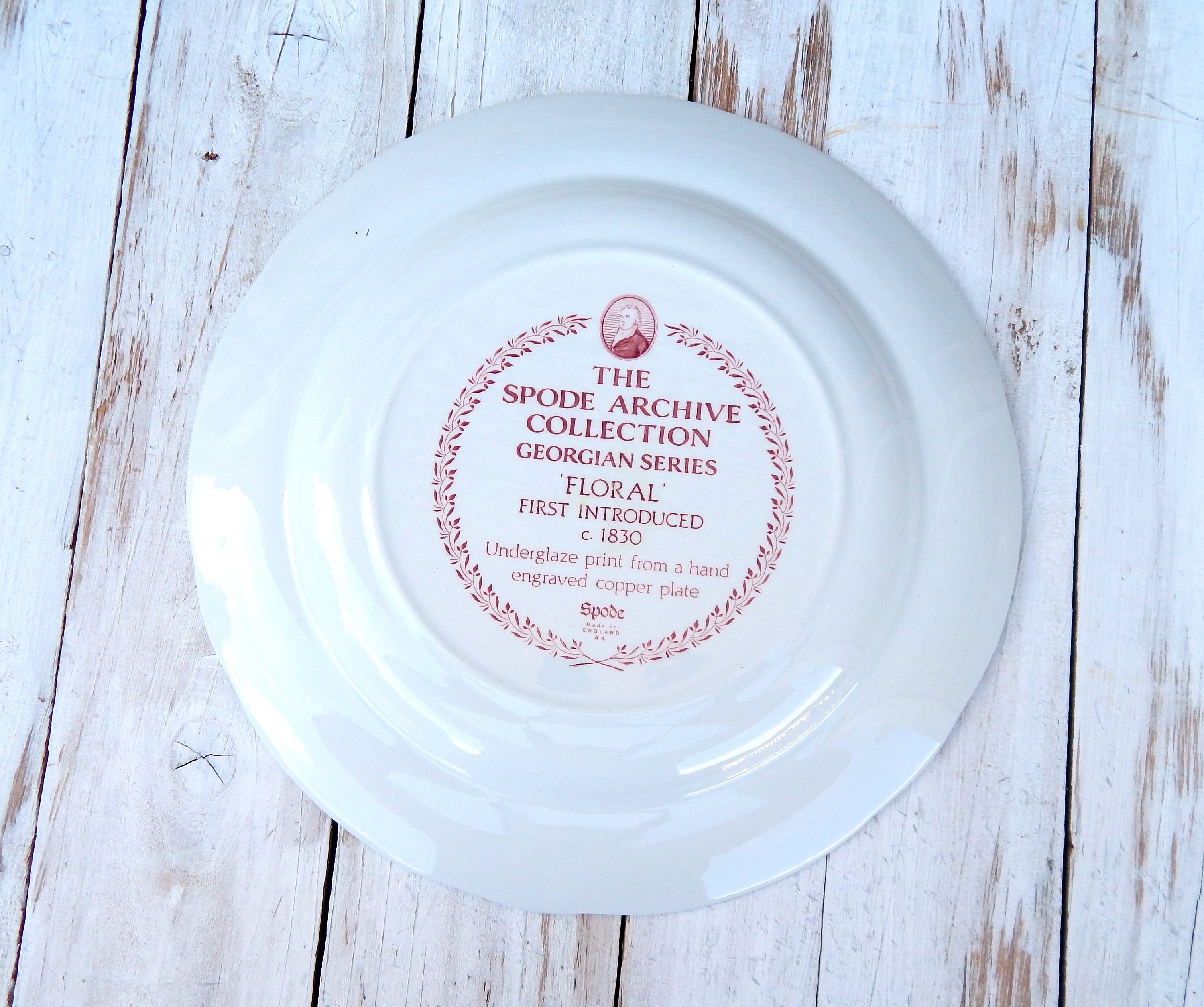 Spode Archive Collectionのクランベリーランチプレート Spode Archive Collectionのクランベリーランチプレート