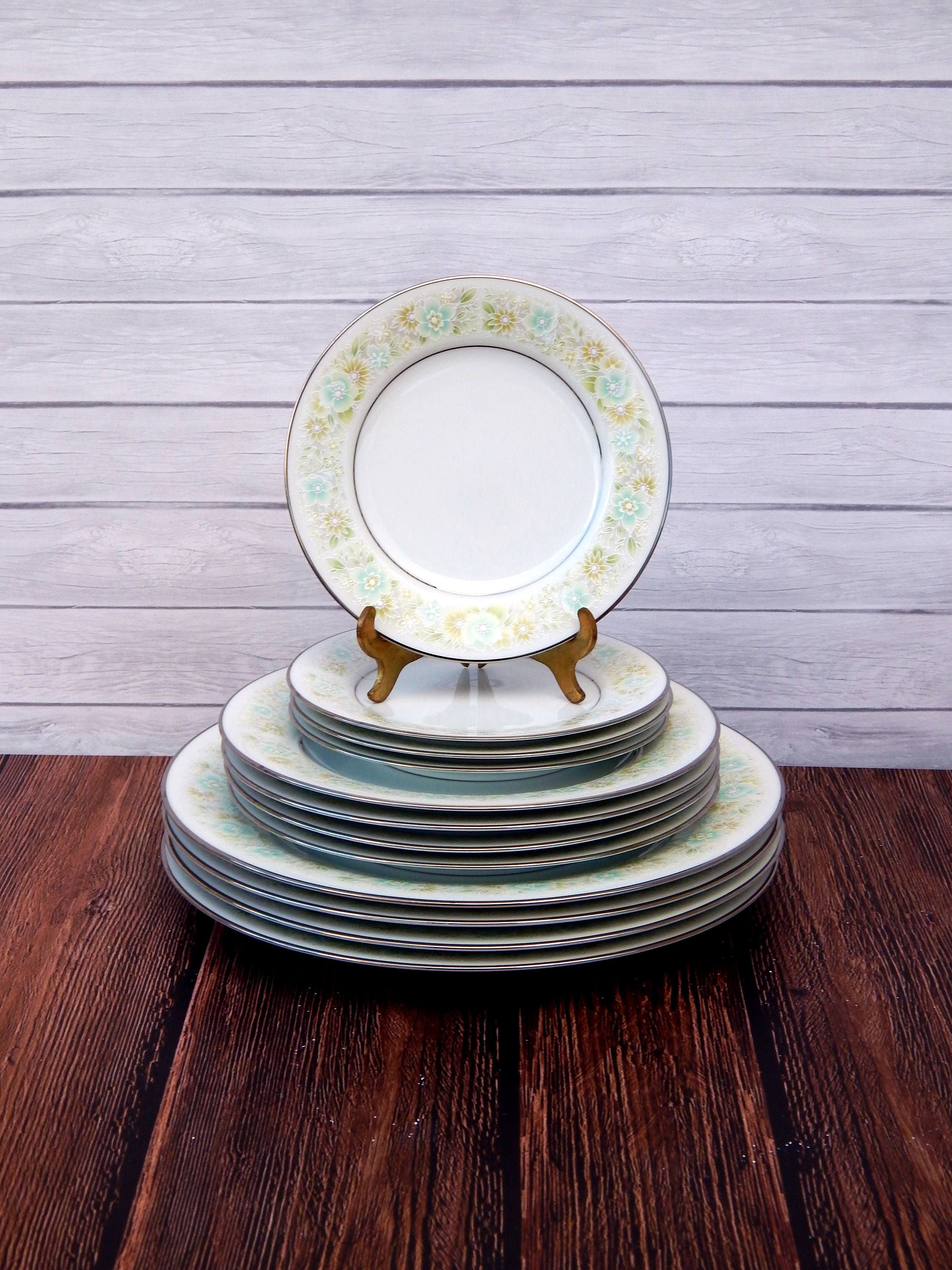 NORITAKE PAULA Plates Service for 4 / Set of 12 Plates, Noritake