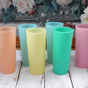 Vintage TUPPERWARE Tumblers Cups Set of 6 +BONUS, Colorful Tupper Ware Glasses 6.5&quot; 16 oz, Vintage Plastic Cups, Retro Kitchen 1970&#39;s