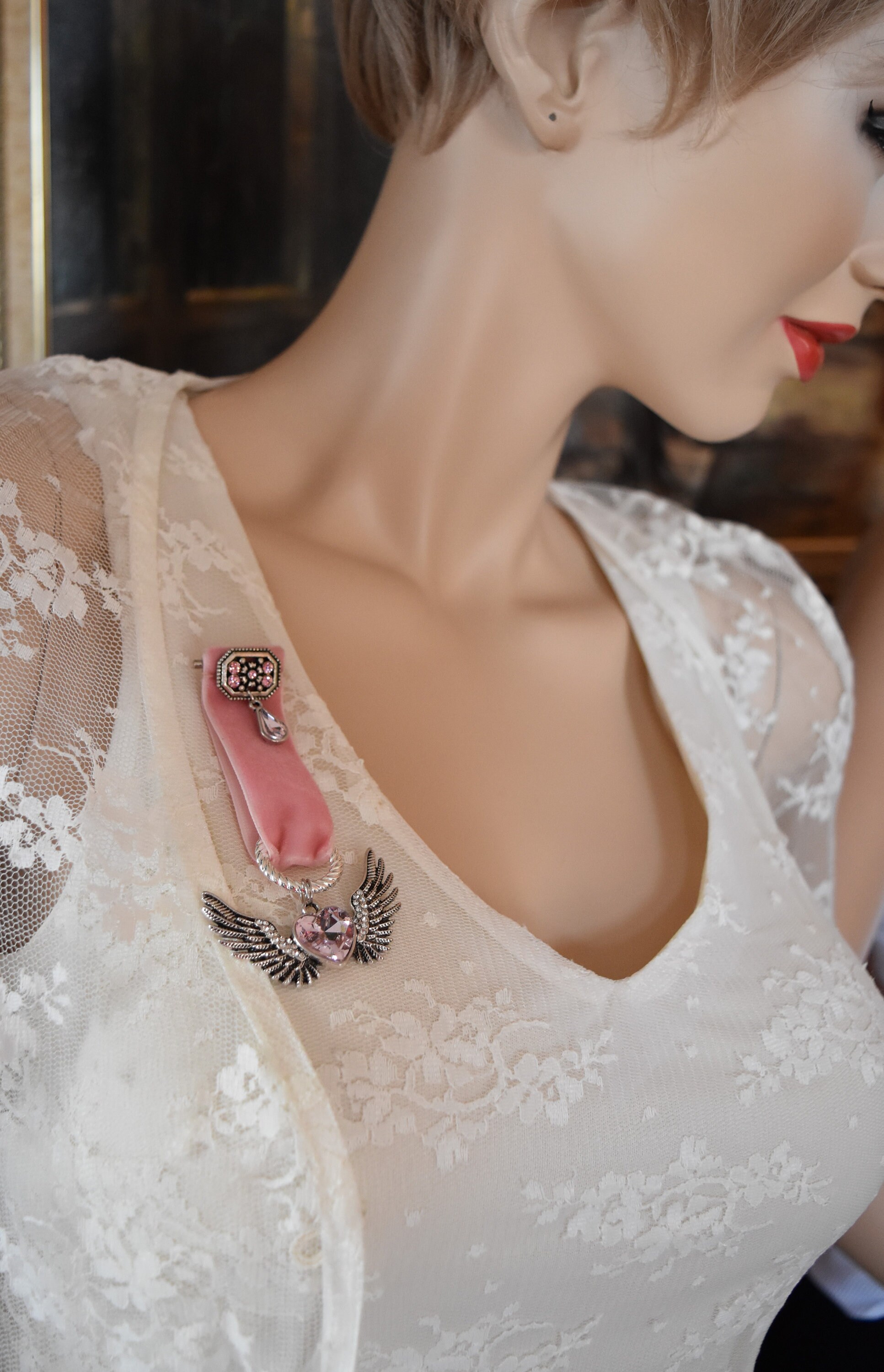 Winged Heart Brooch Pink Velvet Ribbon, HEART FLUTTERS Pin Brooch ...