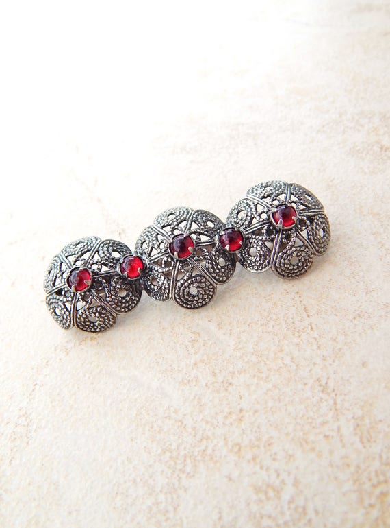 Faux Garnet Brooch Pin, Silver Tone Filigree Red S