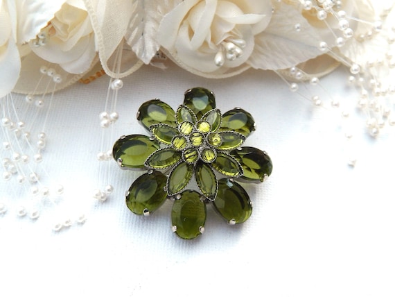 Green Rhinestone Flower Brooch Pendant, Dimension… - image 1