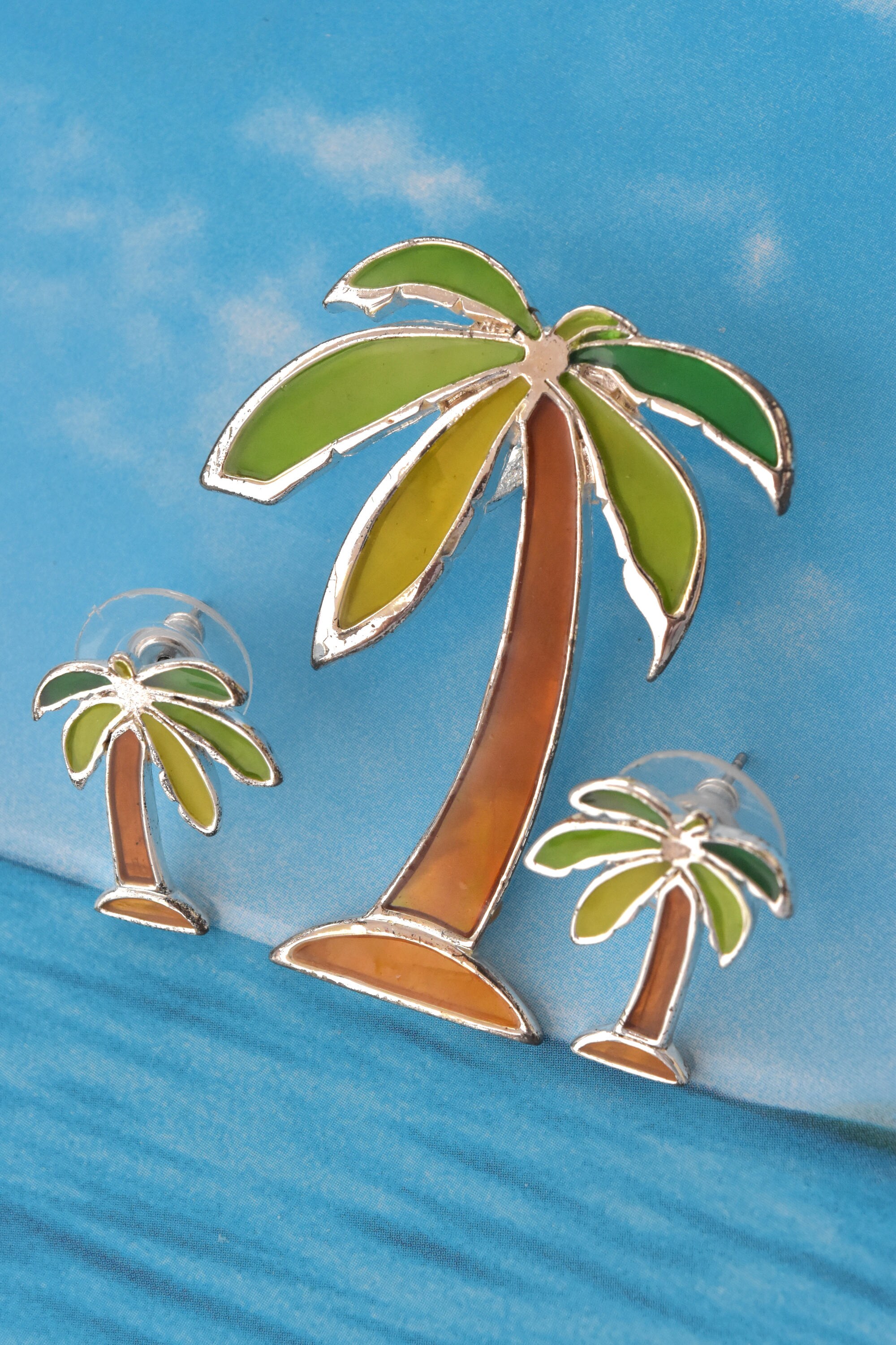 Orecchini Pendenti Tropicali Con Palma Oro Verde - Borchie Luccicanti In Metallo 1,75"