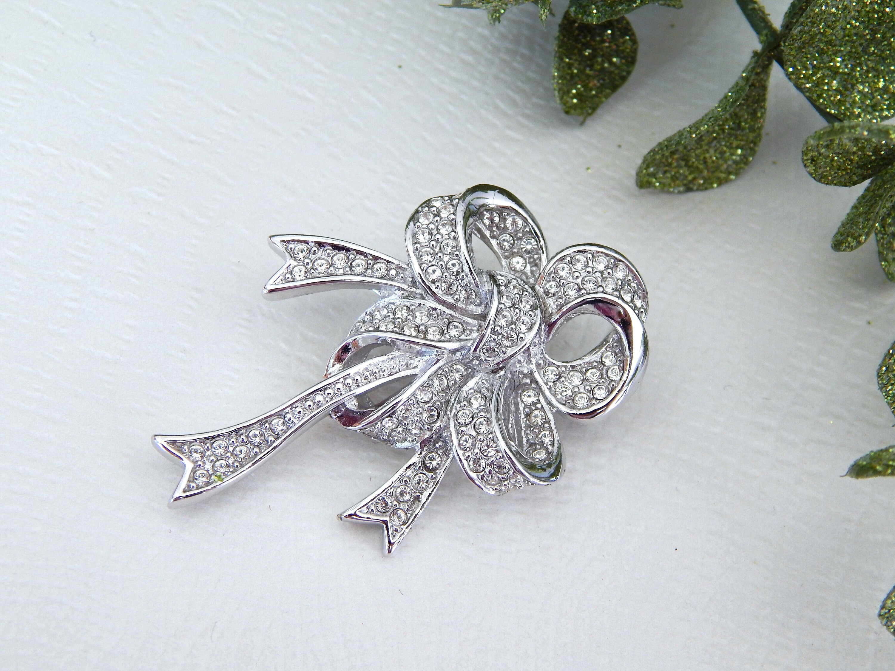 CHANEL MARQUISE CRYSTAL STAR CC BROOCH SILVER AND BLACK