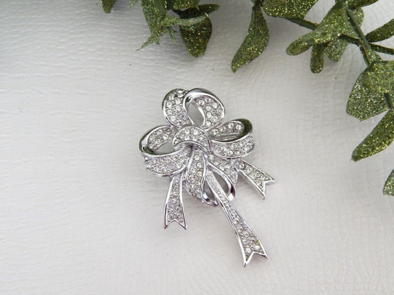 Victorian Bow Brooch, Embossed Silver Ribbon Bow Brooch, Vintage 1940s  Brooch, Retro Forties Bow 