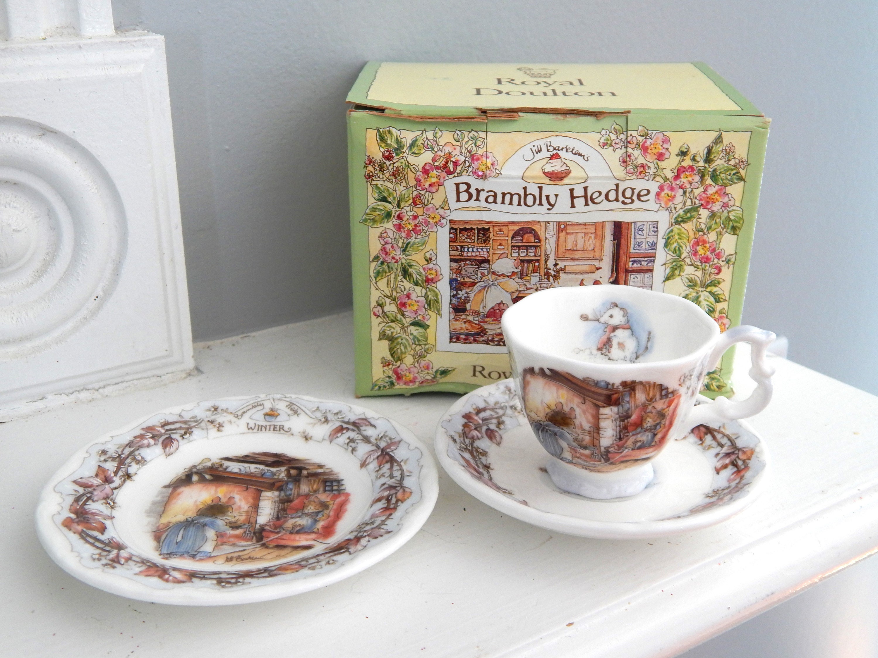 Royal Doulton BRAMBLY HEDGE Mini Tea Set WINTER With Original Box England,  Mini Tea Cup, Doll Teacup, Vintage -  Canada