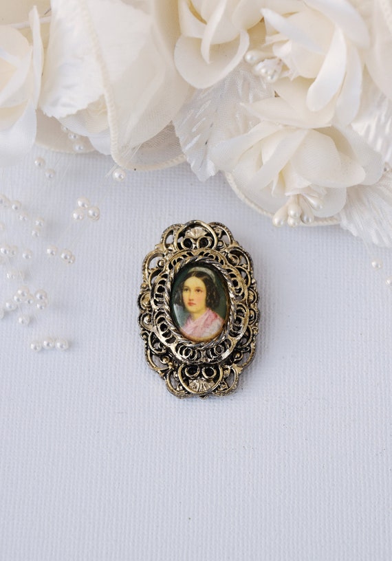 Cameo Pin Victorian Style Gerry' s Gold Filigree S